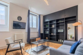 1 bedroom apartment near shops & metro